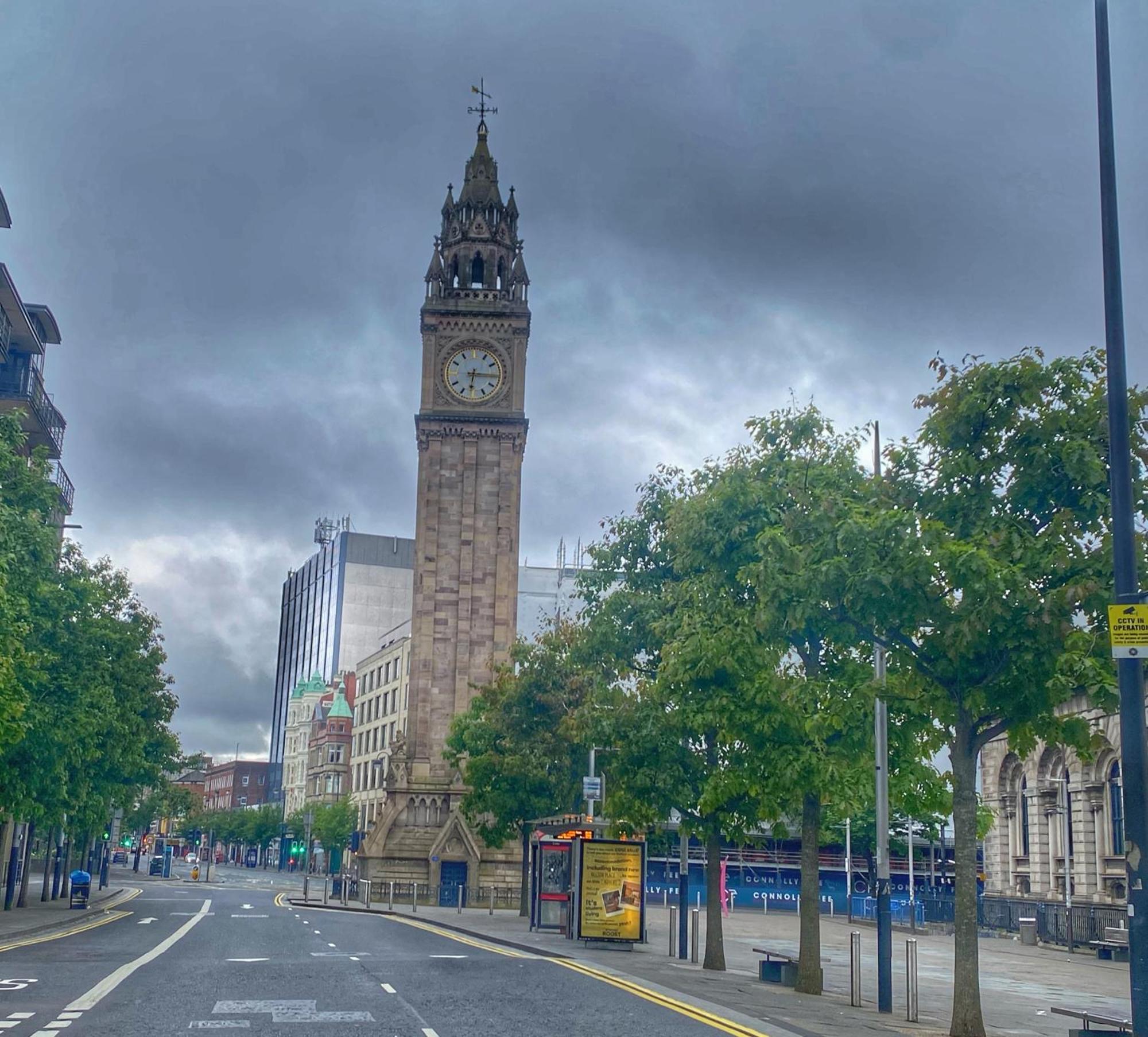 2 Bed City Centre Apt, Free Parking - Albert Clock, Customs House Белфаст Экстерьер фото